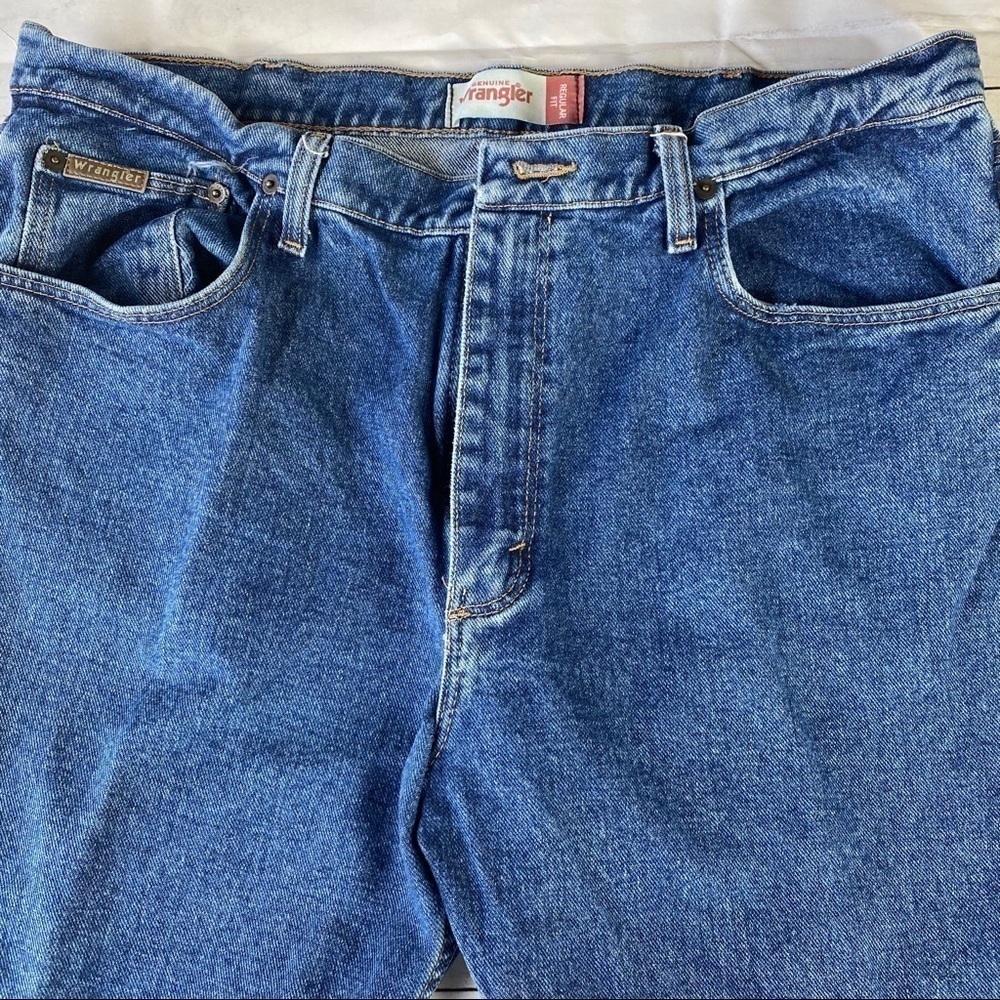 - Wrangler Men’s Regular Fit Sz 38